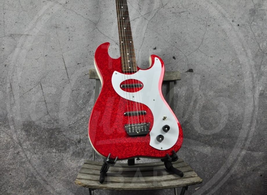 Danelectro 63 gitaar - Red Metal Flake