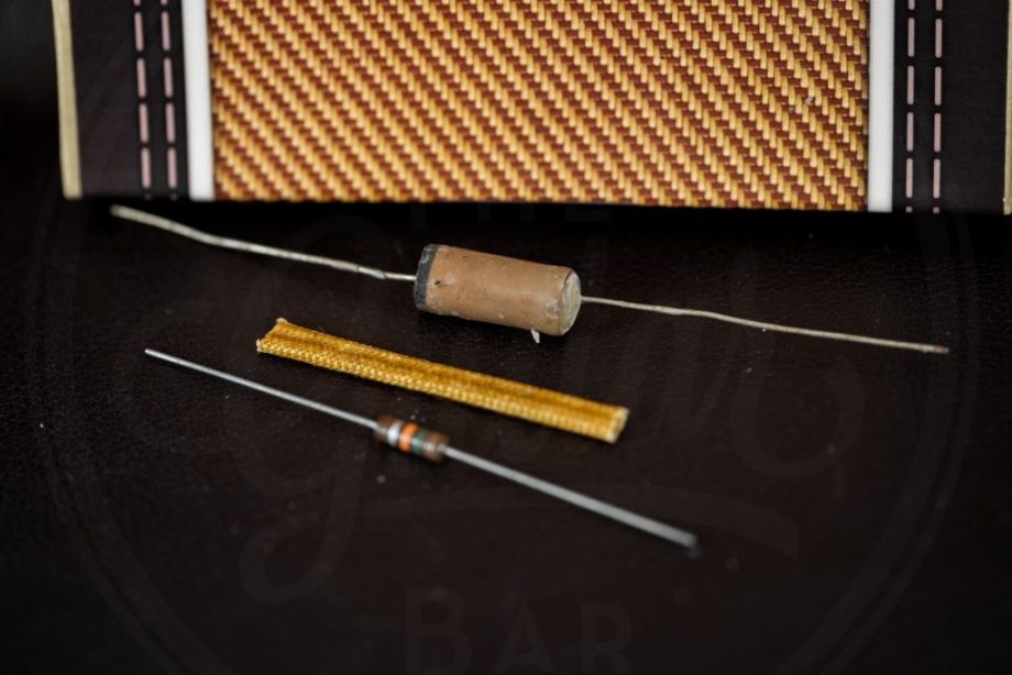 Luxe Caps Broadcaster/Nocaster Cornell-Dubilier 1951-1952