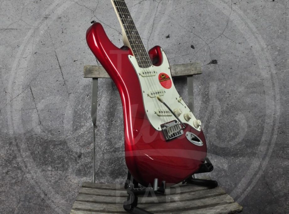 Squier Standard Stratocaster Candy Apple Red