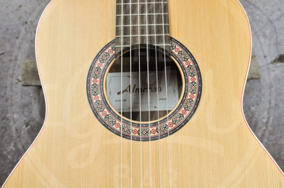 Almansa Open pore guitar requinto 401 OP