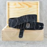 Gaucho strap padded suede black