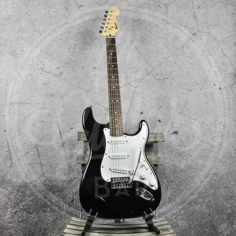 Squier Bullet Strat with Tremelo Black