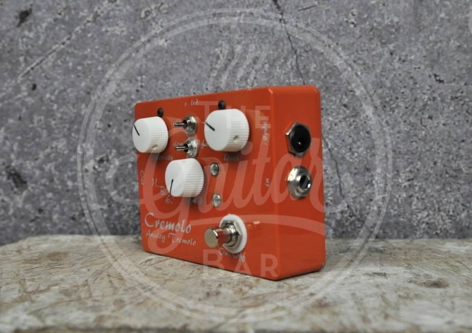 Homebrew Cremelo Tremolo Pedal