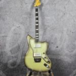 Squier Vintage Modified Baritone Jazzmaster Antigua