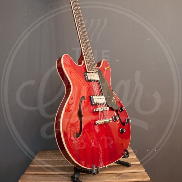 Guild Starfire IV st-12 Cherry Red incl case
