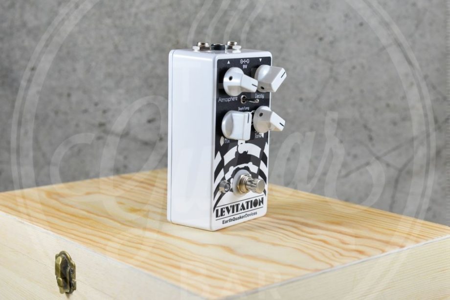 Earthquaker Levitation reverb
