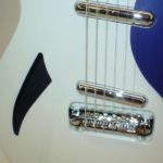 Danelectro 59 "M" spruce dc pearl white/blue