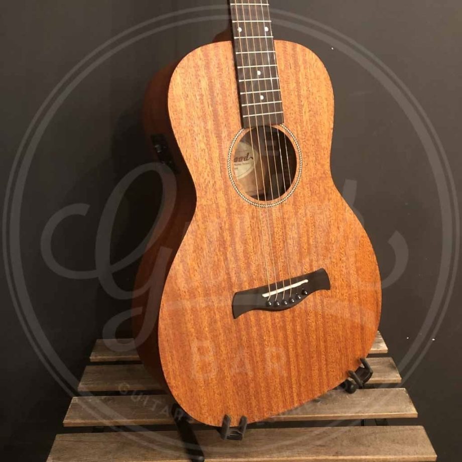 Richwood Master Series handmade parlor guitar, solid mahogany