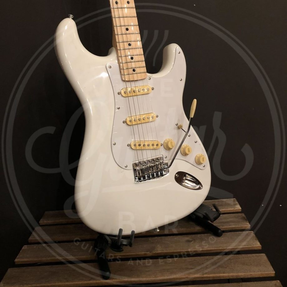 Revelation RTS57 strat artic white