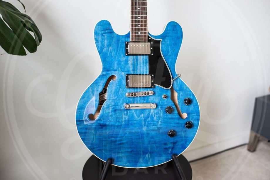 Heritage H535 in washed blue incl case