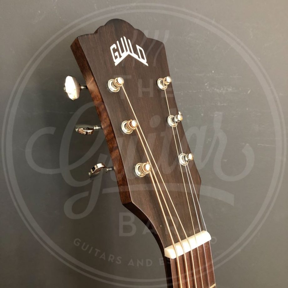 Guild BT-240E NAT 6-string baritone