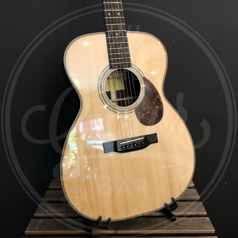 Eastman Guitars E8OM 15" Orchestra Model, Sitka Spruce, Rosewood w/Case