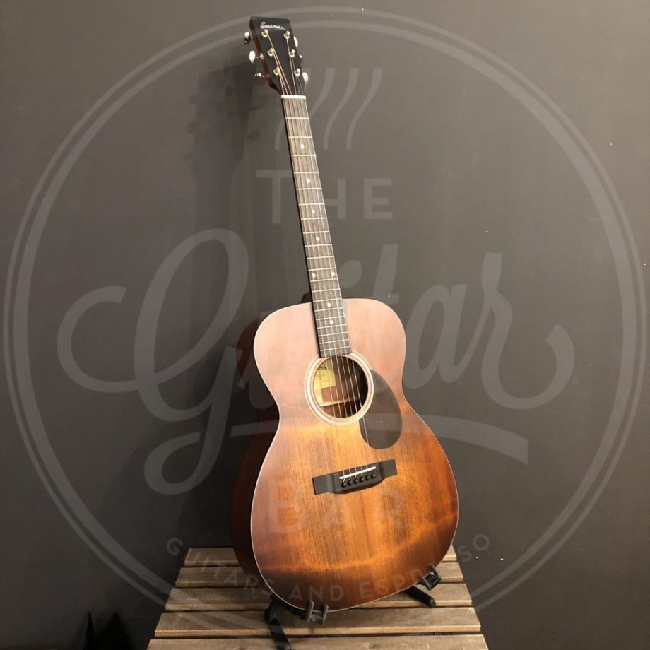 Eastman Classic finish E1OM Sitka solid top & Sapele