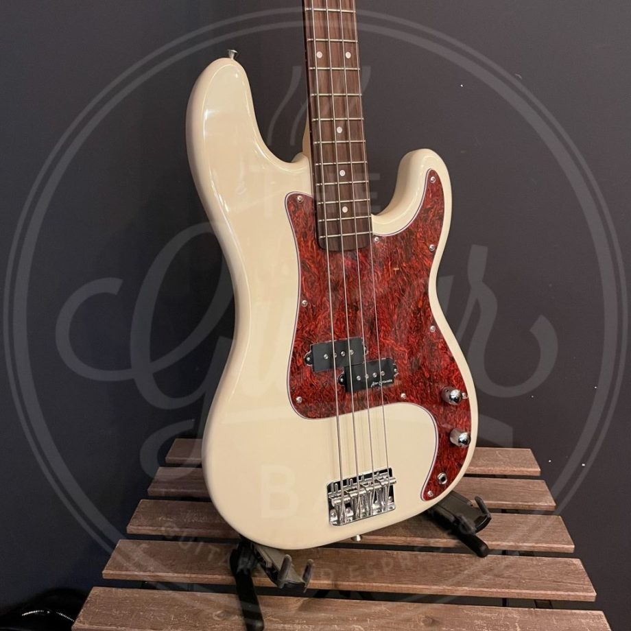 Vintage V40 coaster series bass guitar