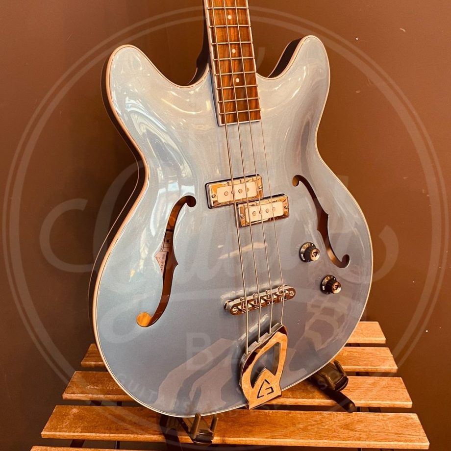 Guild Starfire Bass Pelham Blue