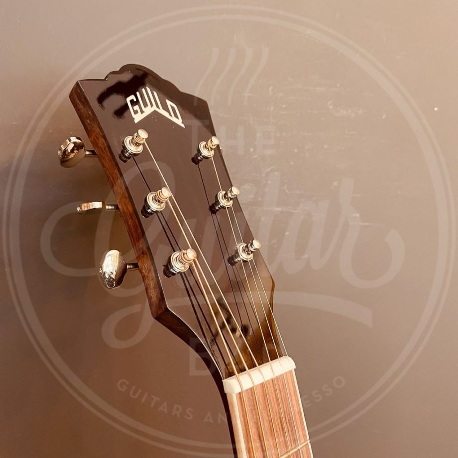 Guild OM250CE reserve natural (B-stock)