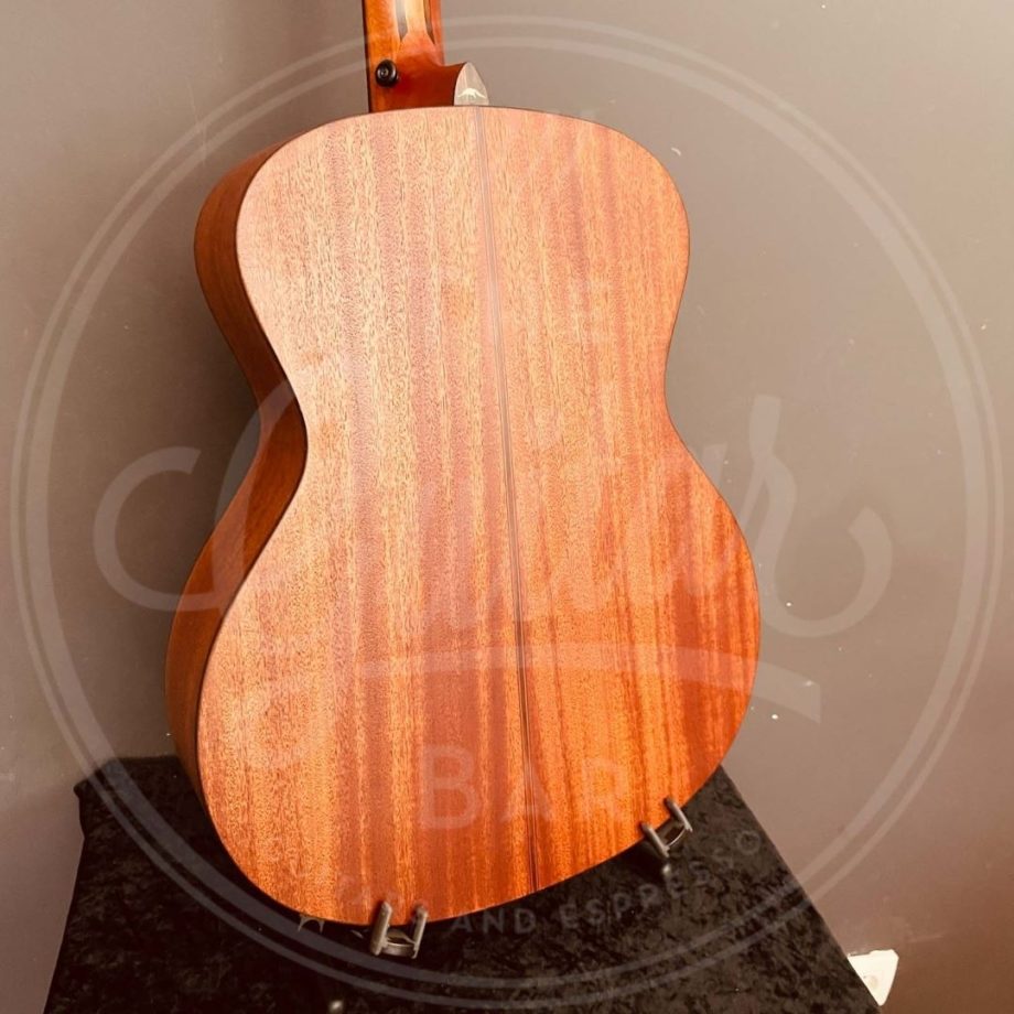 Bromo Tahoma Series auditorium guitar with solid mahogany top amara ebony fb, natural