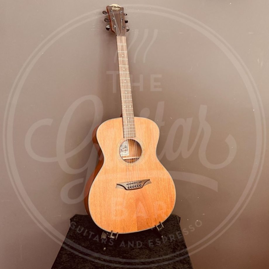 Bromo Tahoma Series auditorium guitar with solid mahogany top amara ebony fb, natural