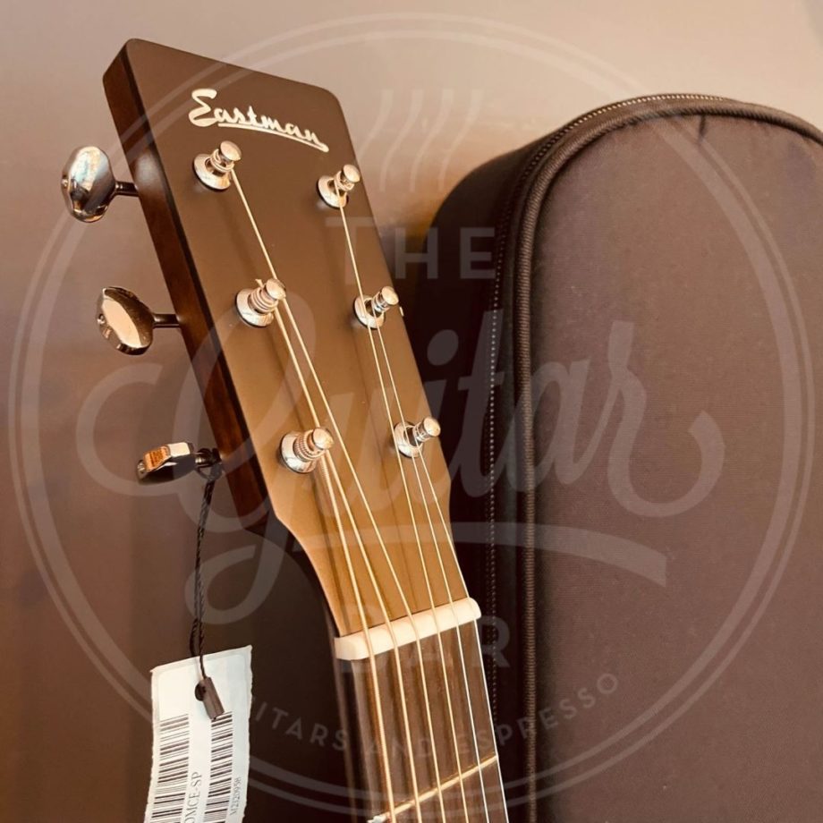 Eastman OM, Cutaway Electric, Thermo-Cured Sitka Spruce/Quilted Sapele, TrueTone Gloss Finish, Fishman Sonitone