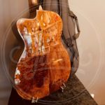 Eastman OM, Cutaway Electric, Thermo-Cured Sitka Spruce/Quilted Sapele, TrueTone Gloss Finish, Fishman Sonitone