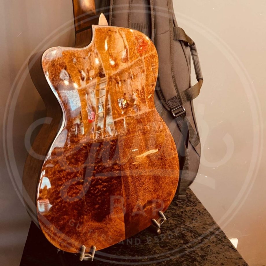 Eastman OM, Cutaway Electric, Thermo-Cured Sitka Spruce/Quilted Sapele, TrueTone Gloss Finish, Fishman Sonitone