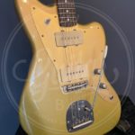 Del-Tone FM-style gold Descendant vibrato incl hardacse