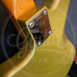 Del-Tone FM-style gold Descendant vibrato incl hardacse