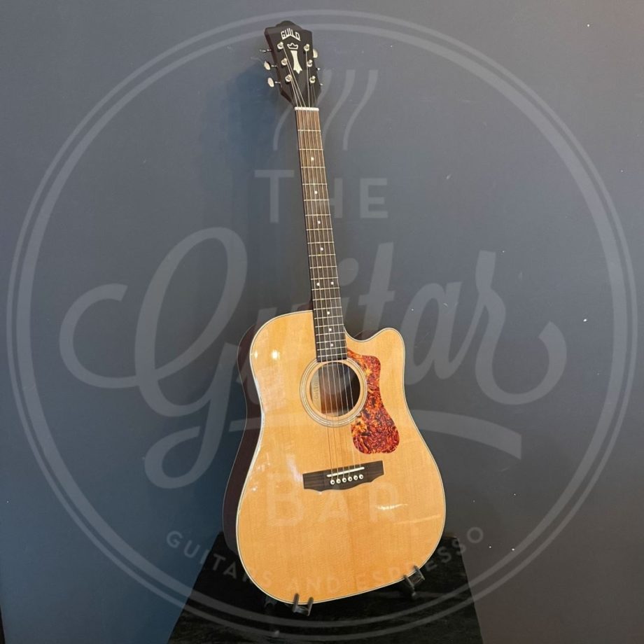 Guild D-140CE NAT W/B