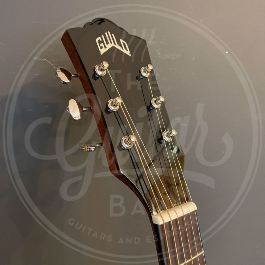 Guild OM-260CE Deluxe Burl EB