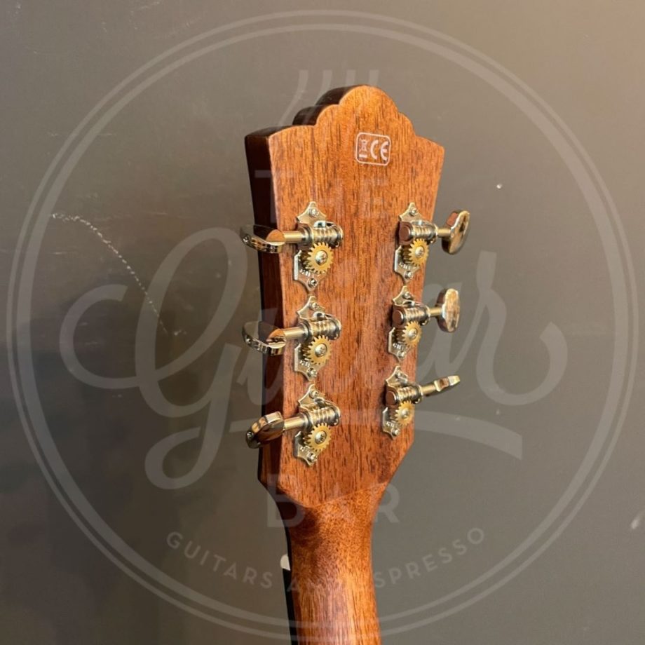 Guild OM-260CE Deluxe Burl EB