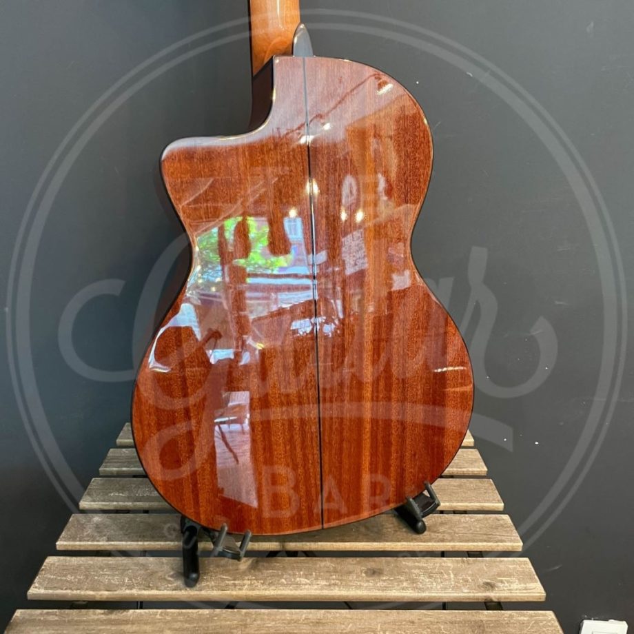Martinez Standard Series classic guitar, solid spruce top, mahogany b&s, pau ferro fb, Fishman Presys II
