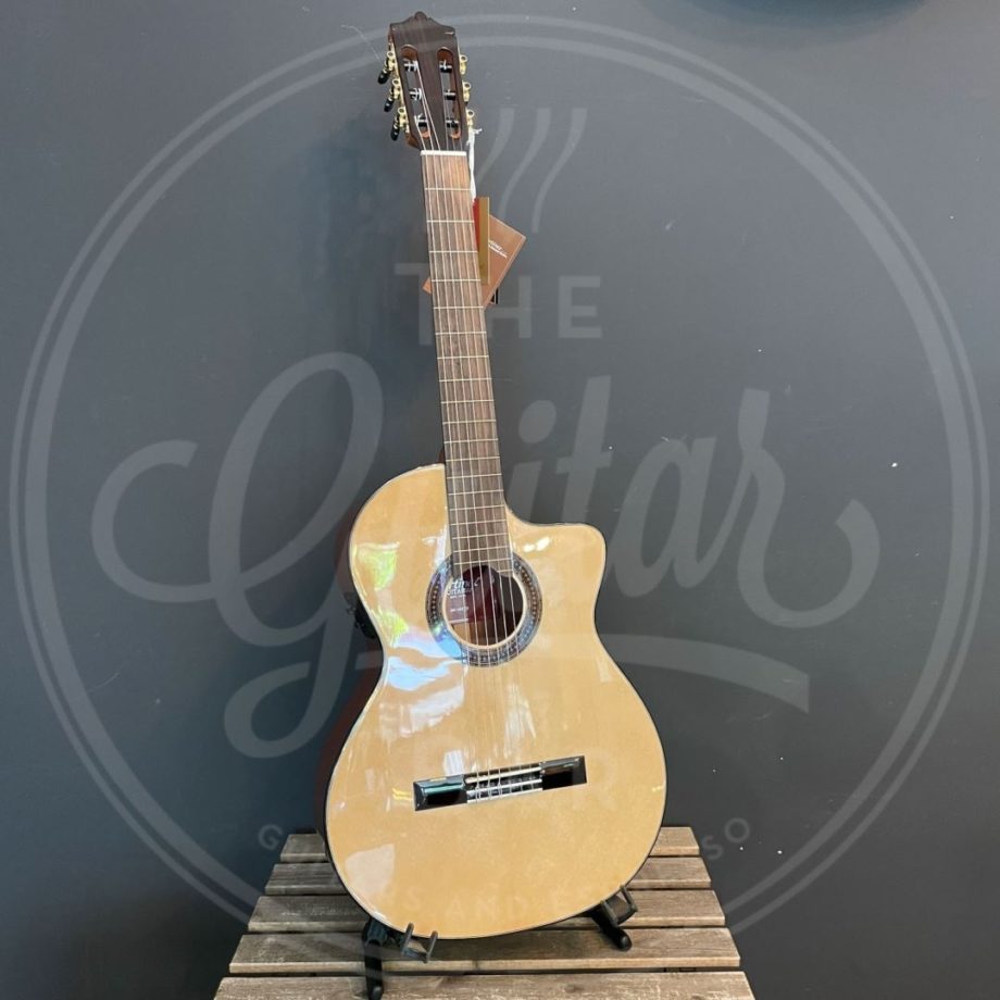 Martinez Standard Series classic guitar, solid spruce top, mahogany b&s, pau ferro fb, Fishman Presys II