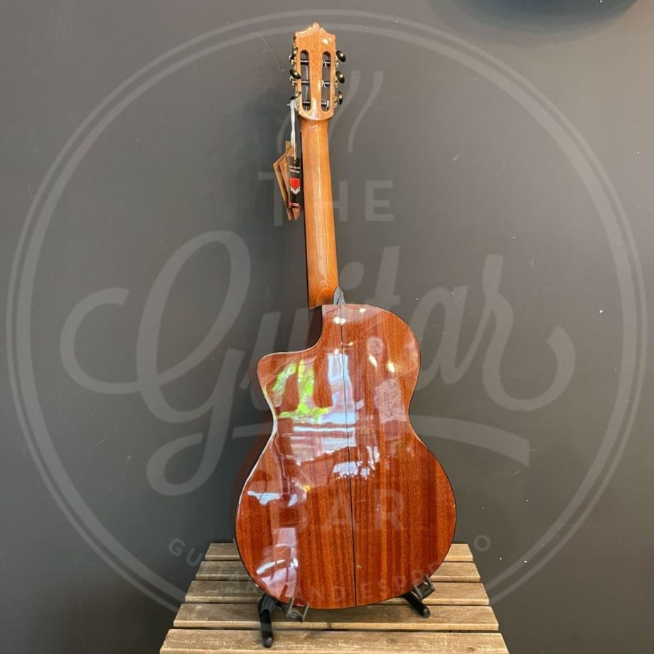 Martinez Standard Series classic guitar, solid spruce top, mahogany b&s, pau ferro fb, Fishman Presys II
