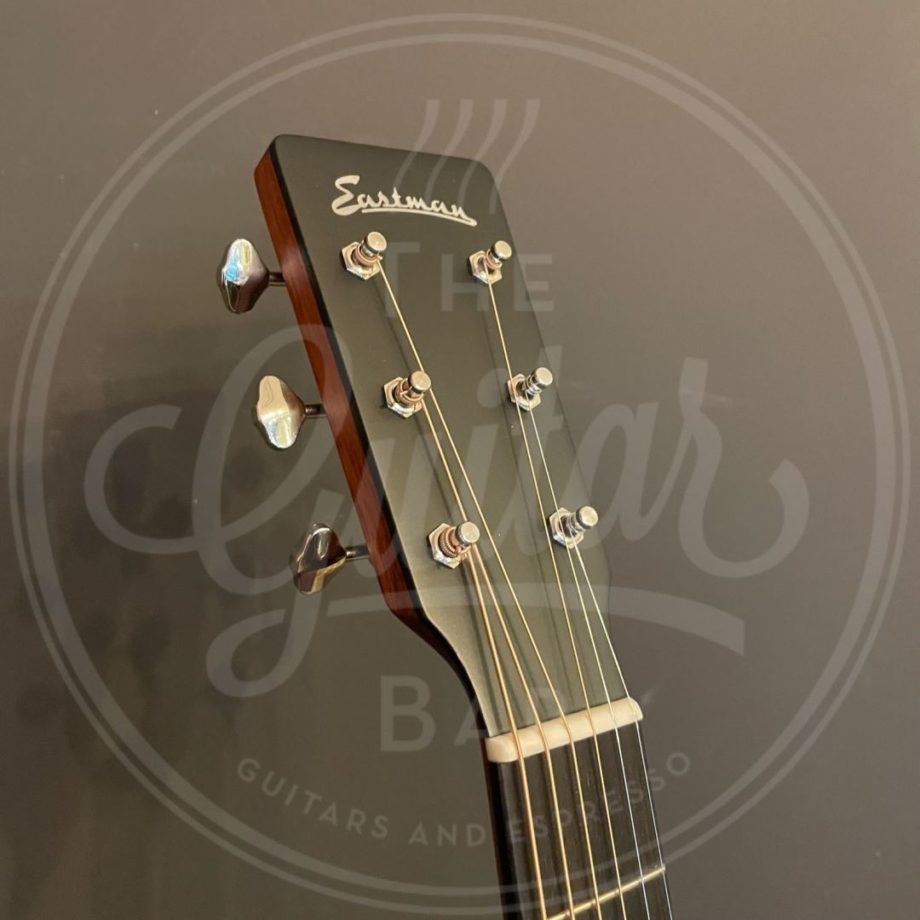 Eastman E1OMCE-DLX OM, Cutaway electric, Sitka Spruce/Sapele, Gloss, Fishman