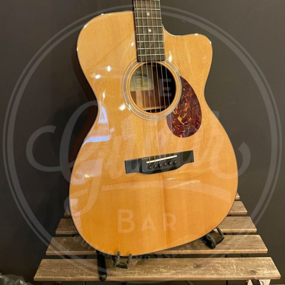Eastman E1OMCE-DLX OM, Cutaway electric, Sitka Spruce/Sapele, Gloss, Fishman