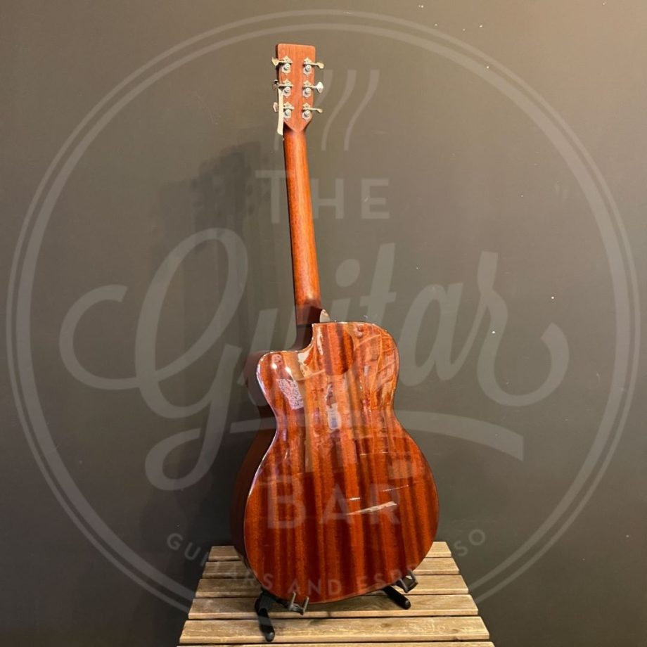 Eastman E1OMCE-DLX OM, Cutaway electric, Sitka Spruce/Sapele, Gloss, Fishman