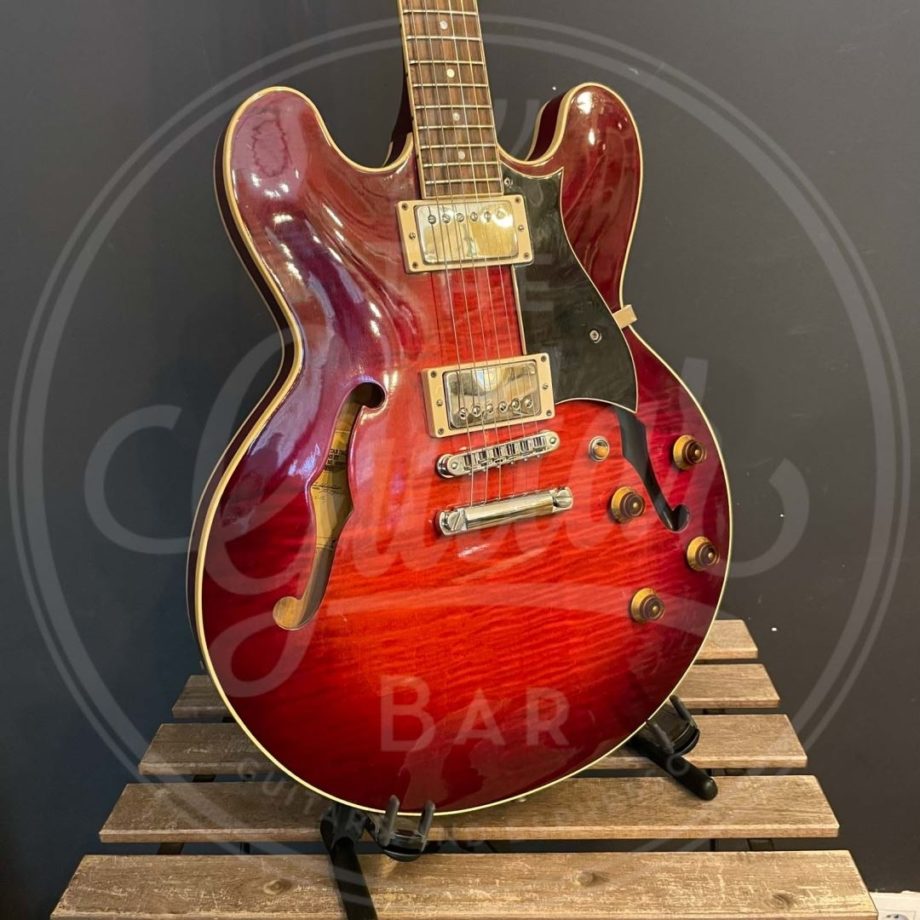 The Heritage H535 red sunburst + original case