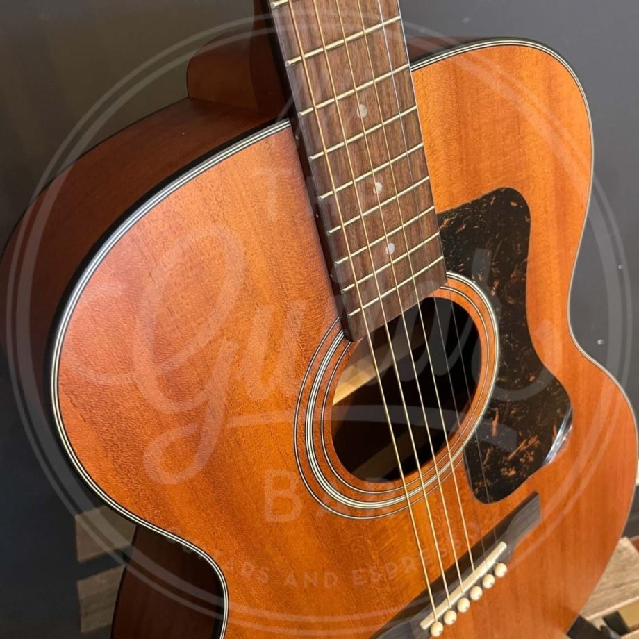 Guild OM-320 NAT