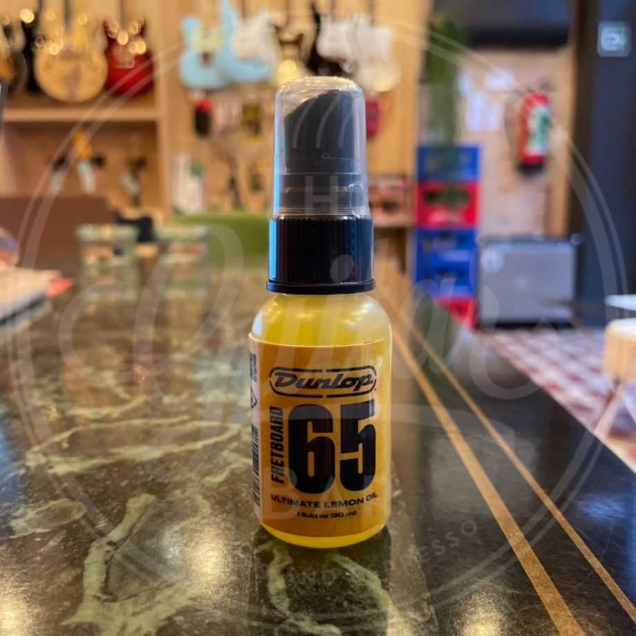 Dunlop ultimate lemon oil