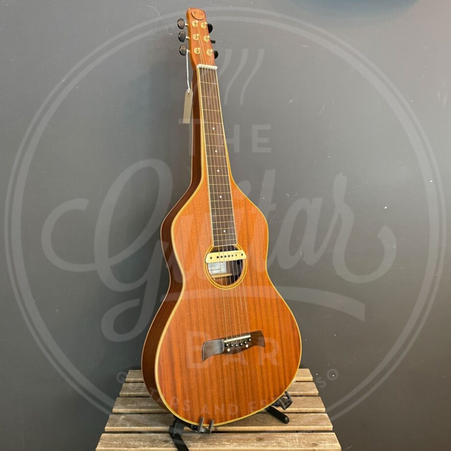 Anderwood AW-OOM lap slide guitar with LRBaggs M1
