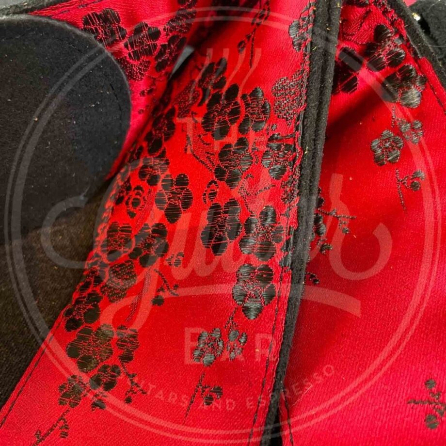 Jaykco Black Bamboo on Red