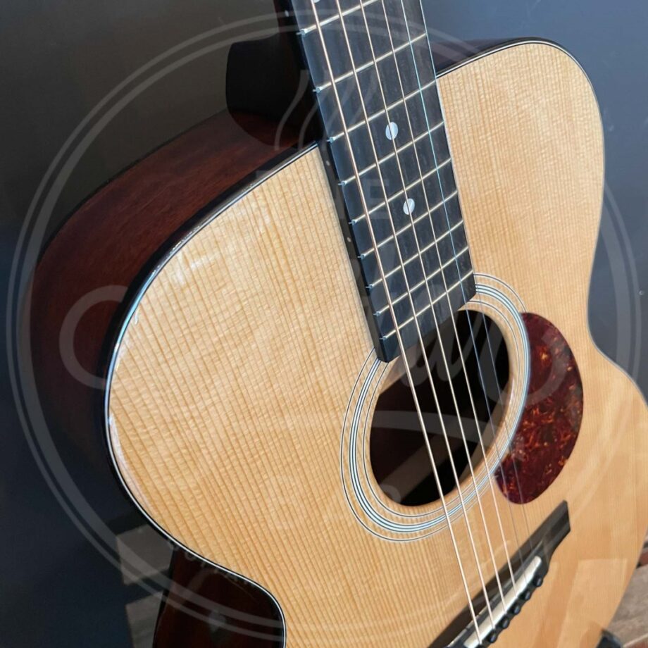 Eastman E1OM-DLX
