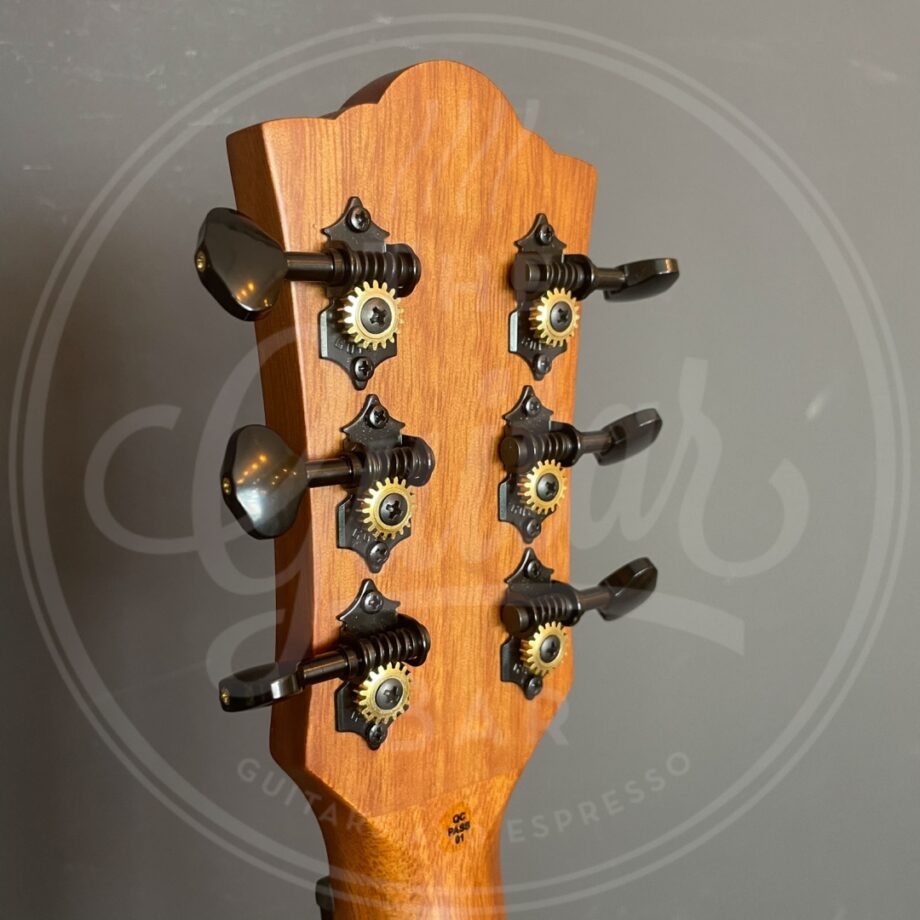 Guild traveler mahogany