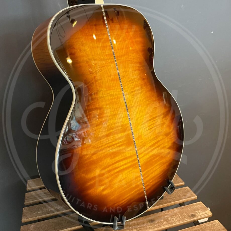 Sigma SG200 Jumbo sunburst with gig bag