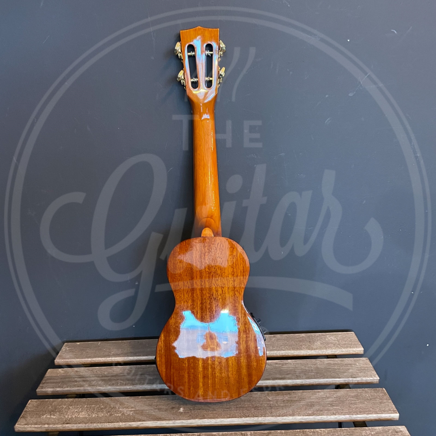 Mahalo Java Series Soprano Elec Uke - Vint Nat
