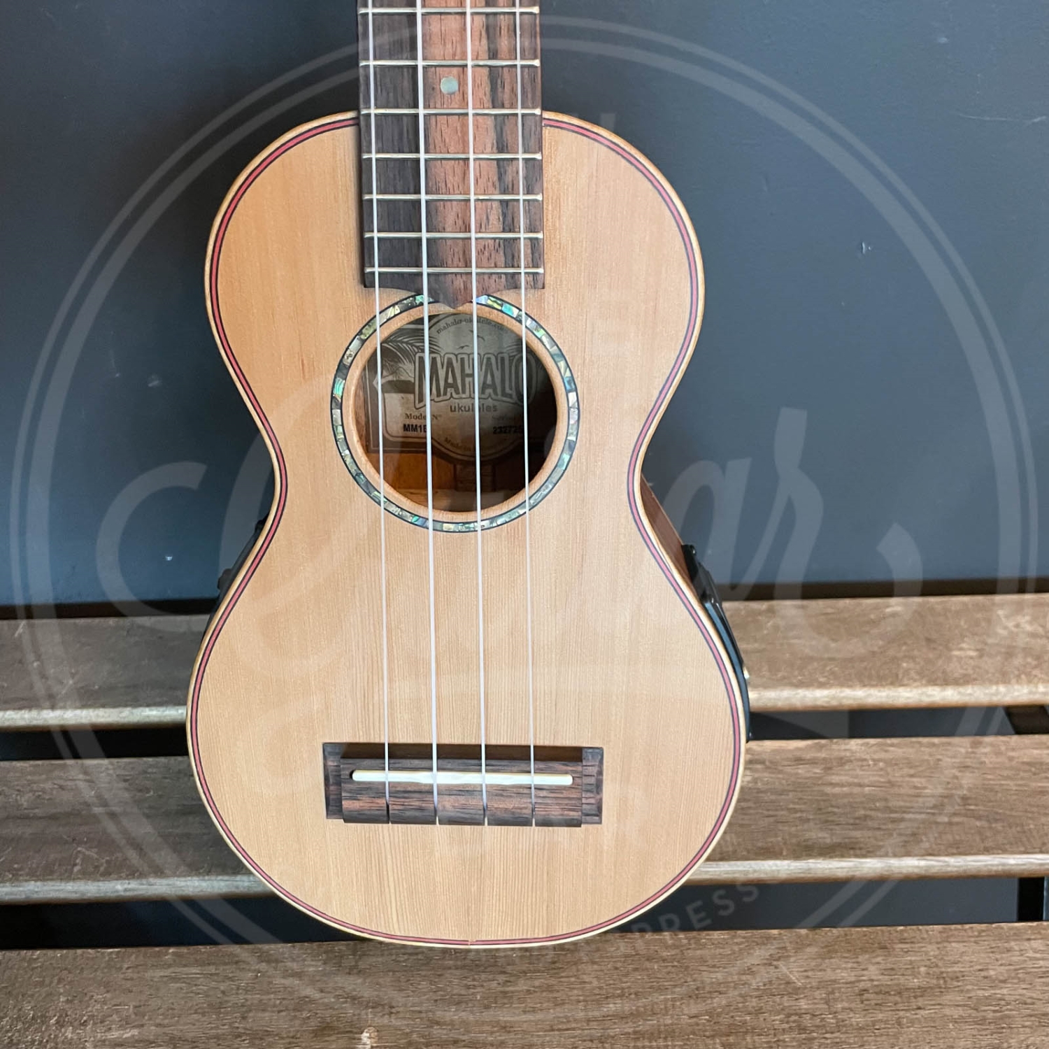 Mahalo master Series Soprano Electro Ukulele