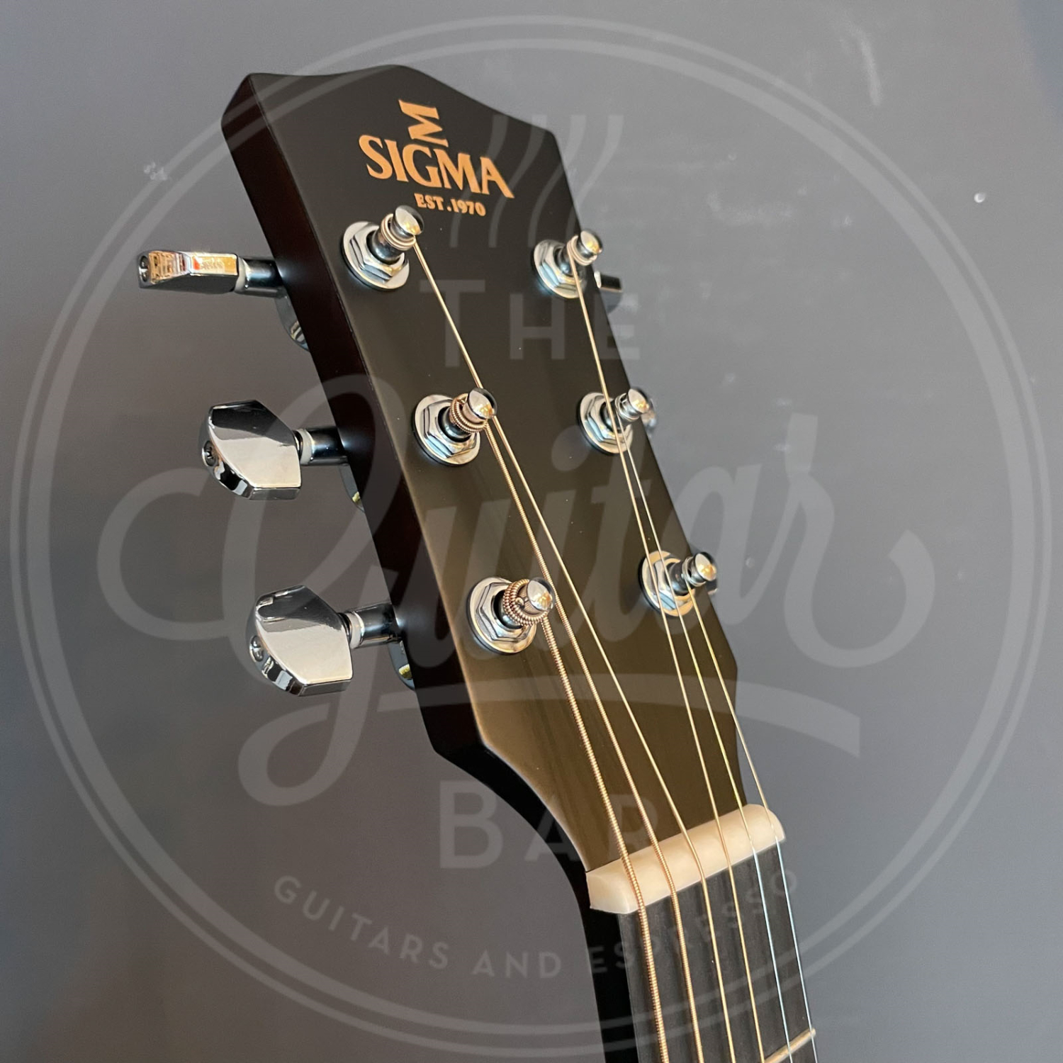 sigma solid sitka spruce top EA parlor sunburst satin