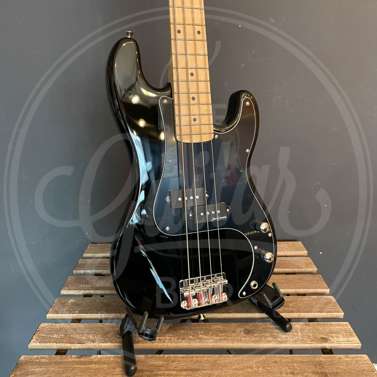 Vintage V30 COASTER SERIES 7/8 BASS