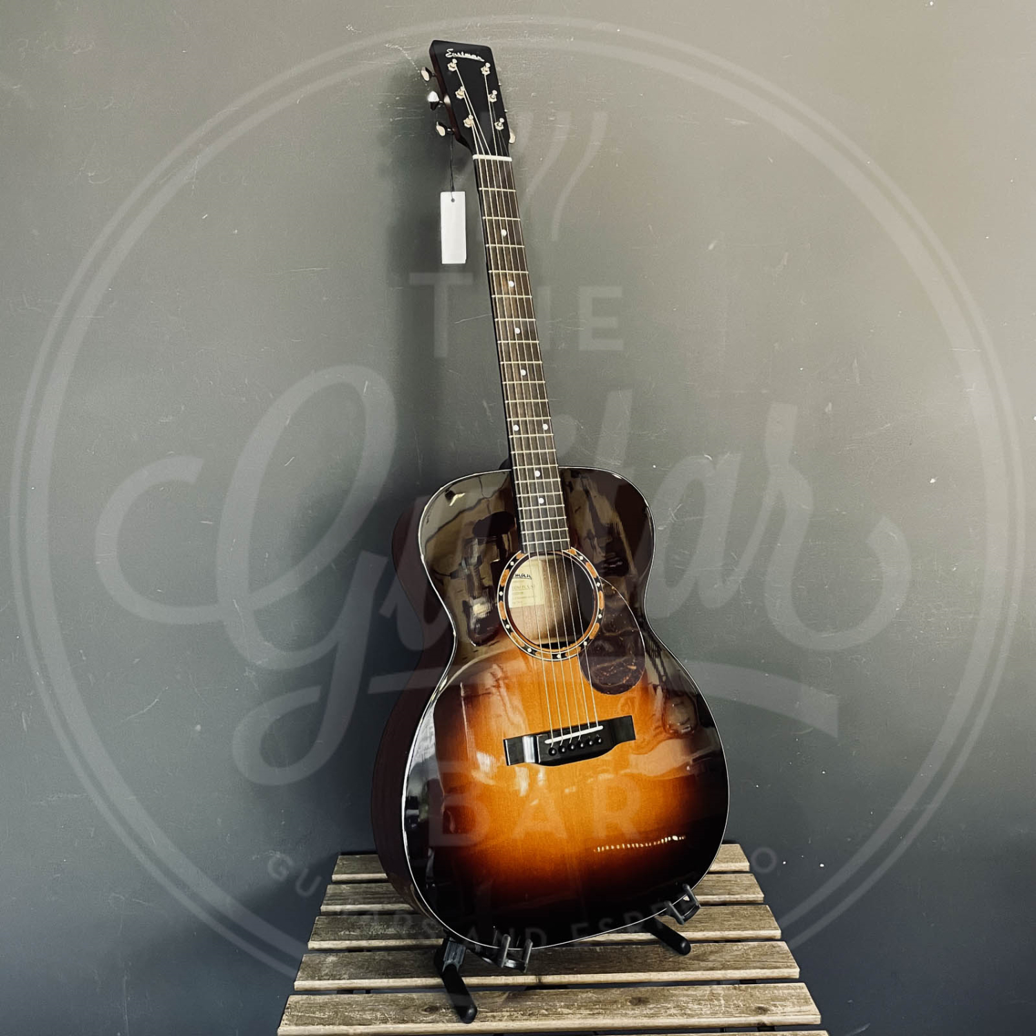 Eastman E2OM DLX Sunburst