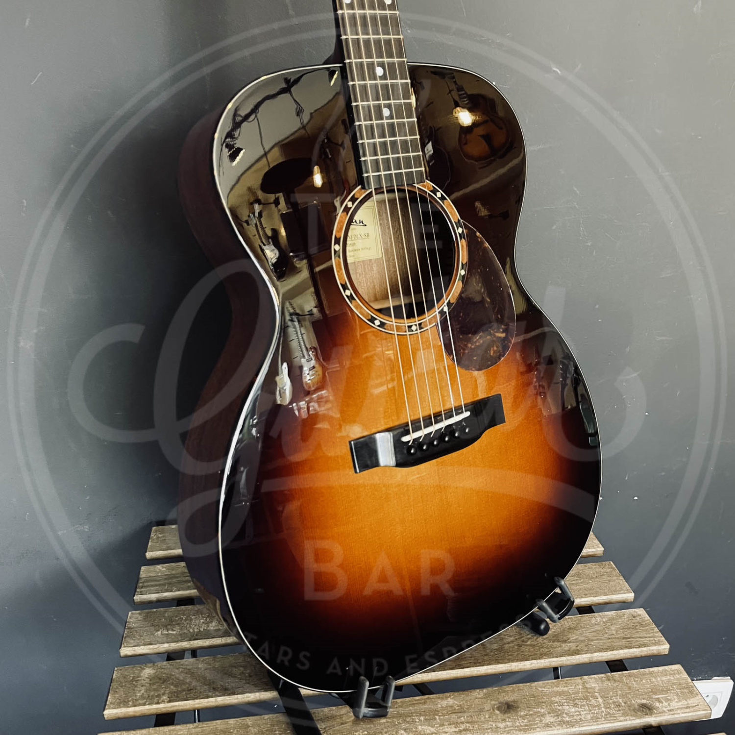 Eastman E2OM DLX Sunburst